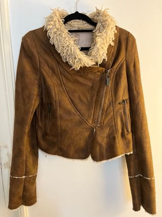 Chaqueta marrón mujer con peluche