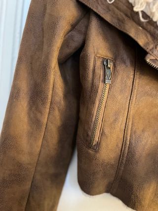 Chaqueta marrón mujer con peluche