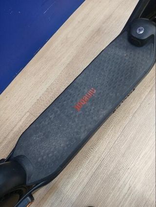 Patinete eléctrico Ninebot F2 Pro E II powered by Segway