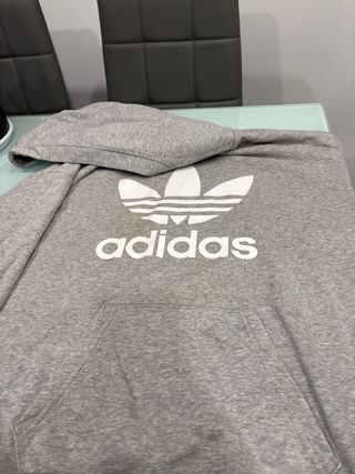 Sudadera Adidas Gris con bolsillo