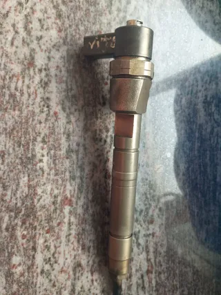 Inyector Mercedes Vito A6110701537