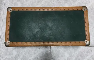 Baúl vintage madera y metal