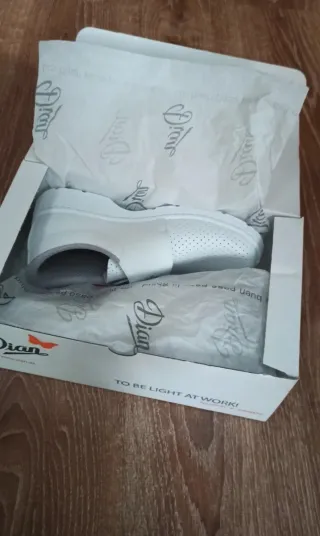 Zuecos Dian Blancos del Puerta Talla 38 y 43