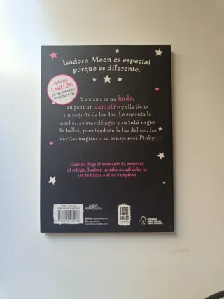 Isadora Moon va al colegio / Isadora Moon Goes ...