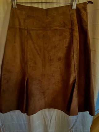 Falda ante marrón T42 con cinturón