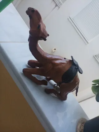 Figura de camello decorativa