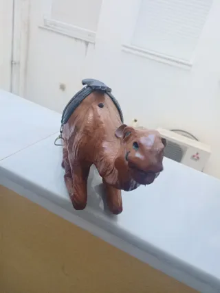Figura de camello decorativa