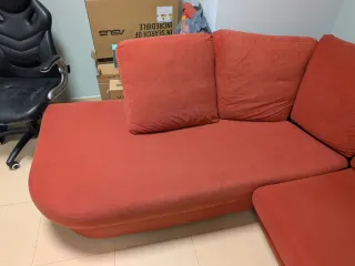 Sofá tela rojo con chaise longue