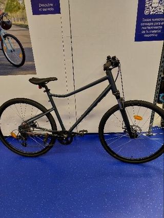 Bicicleta de trekking 28 pulgadas aluminio monoplato 9V