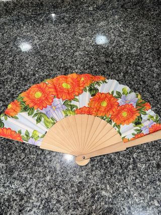 Abanico de flores multicolor
