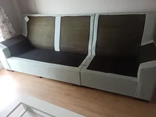 Sofá de tela verde agua