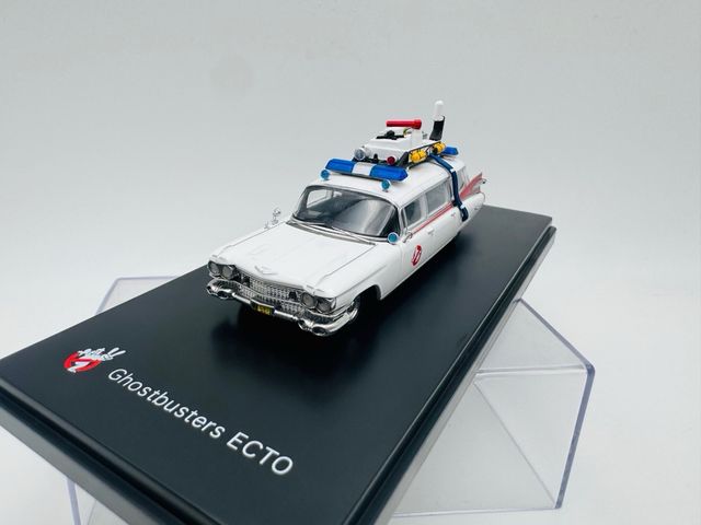 YS 1:64 Ecto-1 Ghostbusters