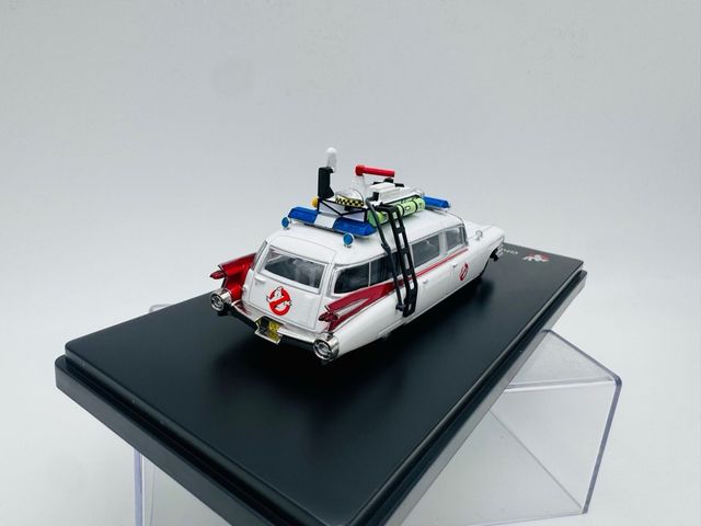 YS 1:64 Ecto-1 Ghostbusters