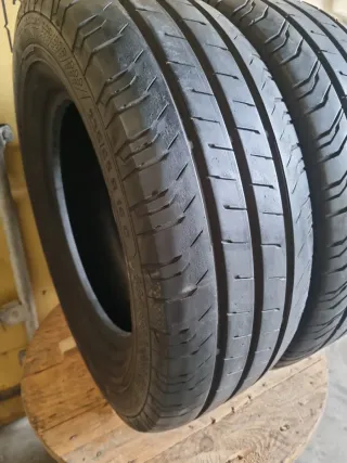 Se vende 2 Neumáticos Furgoneta Buen Estado