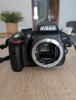 Nikon D3300 + Objetivo 18-55mm