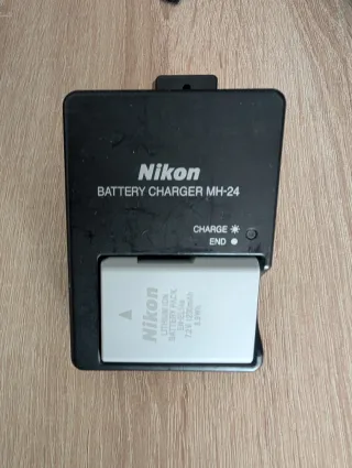 Nikon D3300 + Objetivo 18-55mm