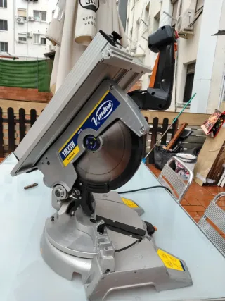 Ingletadora Profesional Virutex TM33W con Mesa