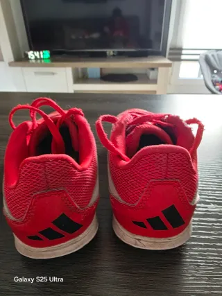 Botas de fútbol niño rojas Adidas Talla 31