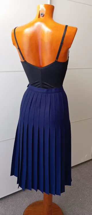 Falda vintage azul plisada