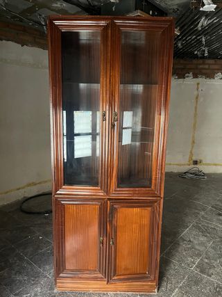 Mueble madera y cristal con balda