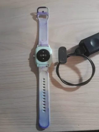 Smartwatch con cargador