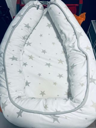 Nido para bebé con estrellas