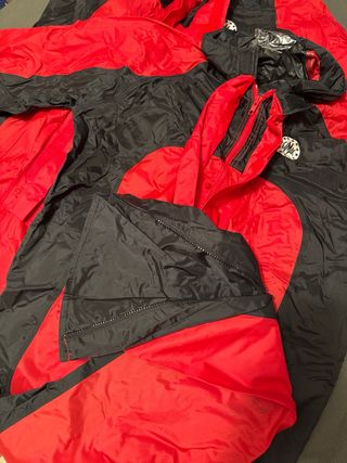 Dos Monos Impermeables Moto Rojos y Negros