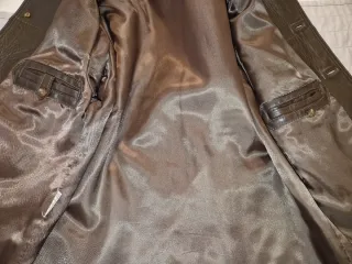 Chaqueta de cuero marrón