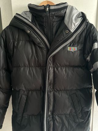 Chamarra niño/a negra y gris Talla 12 años