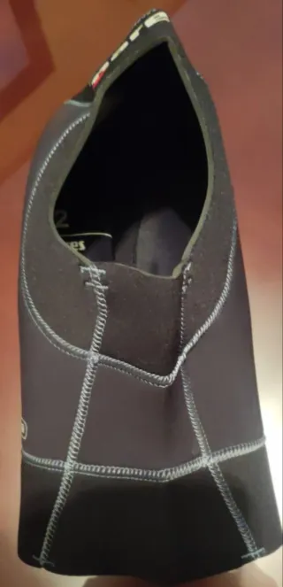 Capucha neopreno Mares