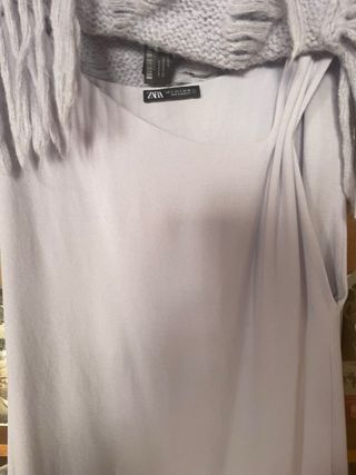 Vestido largo de Zara sin mangas con cuello