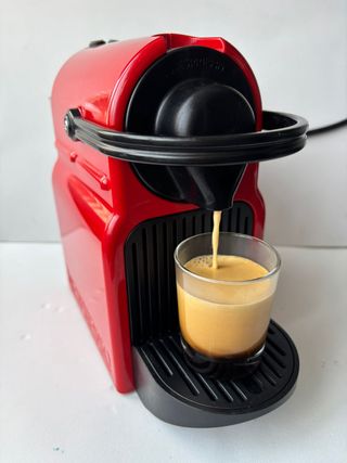 Cafetera Nespresso Roja
