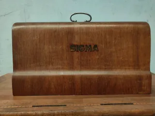 Máquina de coser Sigma con pie en perfecto estado