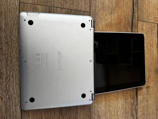 iPad 1 16GB + Teclado Whispad