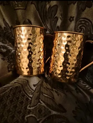 Tazas de cobre martillado