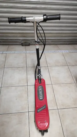 Patinete eléctrico infantil rojo