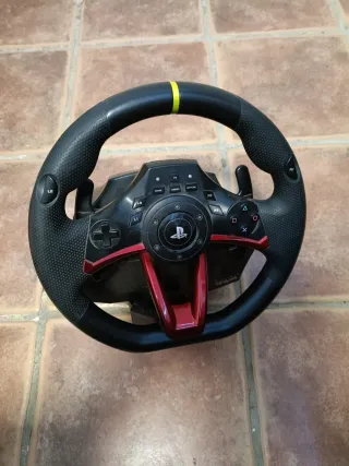 Volante Logitech PS4/PS5 con Pedales