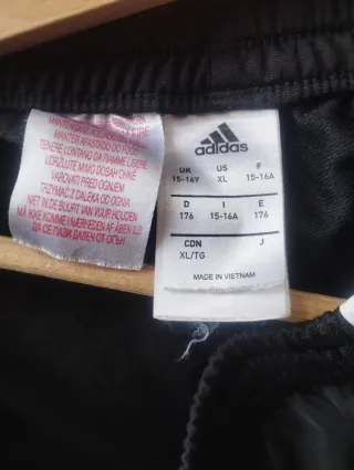 Pantalón chándal Adidas negro