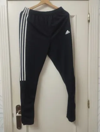 Pantalón chándal Adidas negro