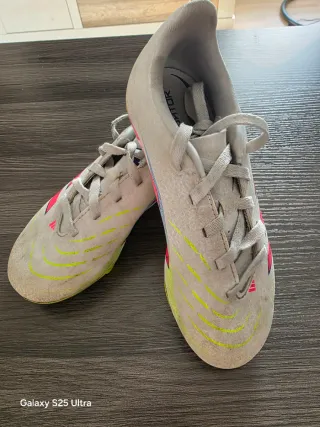 Botas de fútbol niño Adidas Predator talla 31