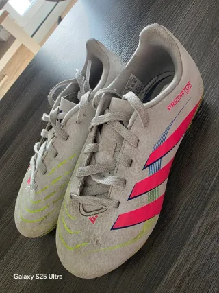 Botas de fútbol niño Adidas Predator talla 31