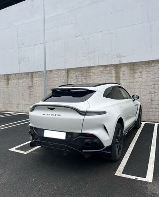 Aston Martin DBX 707 2023