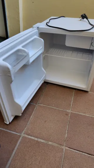 Nevera pequeña IKEA