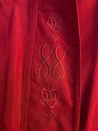 Chaqueta TU Roja bordada
