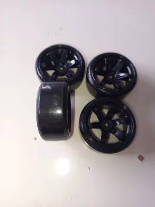 RC Drift cuatro llantas negras escala 1:10  Nuevo