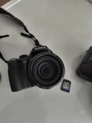 Cámara de fotos Fujifilm FinePixSL300