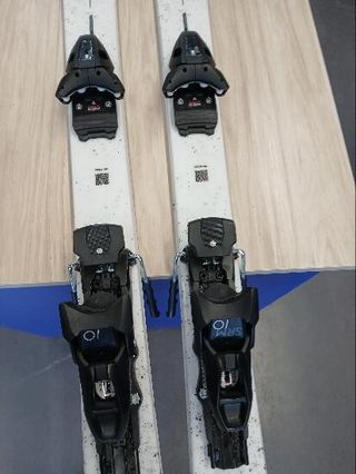 Esquís de pista con fijaciones Hombre Wedze Cross 150