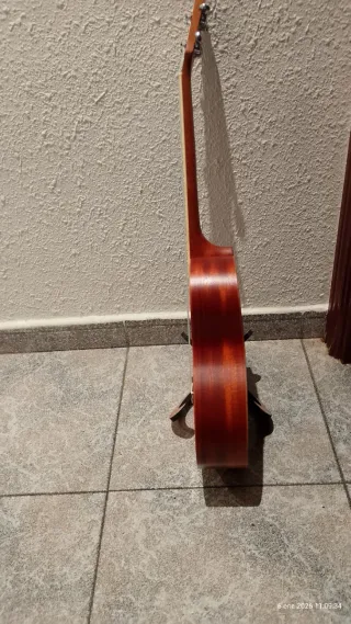 Ukelele Barítono + Accesorios