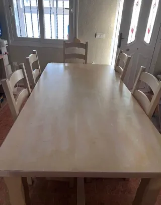 Mesa grande de madera maciza con cajones