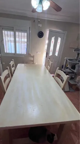 Mesa grande de madera maciza con cajones